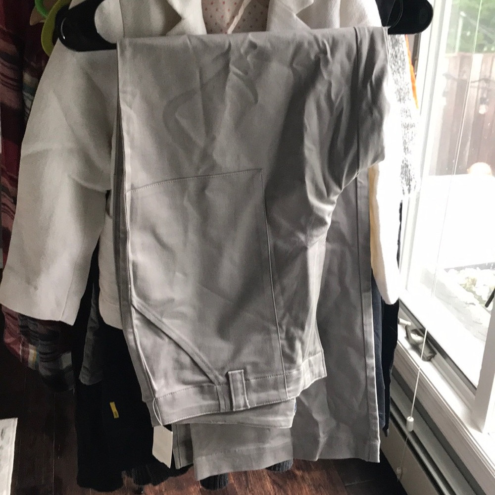 Gap NWT woman’s gray utility pants size 16